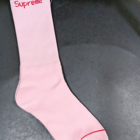 Supreme Pink Crew Socks New One Pair - Picture 2 of 2